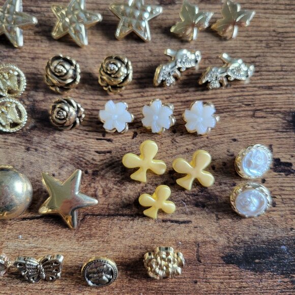 Button Assortment Gold White Mix Plastic Shank and Sew Through Mixed Lot of 50 - Picture 4 of 9